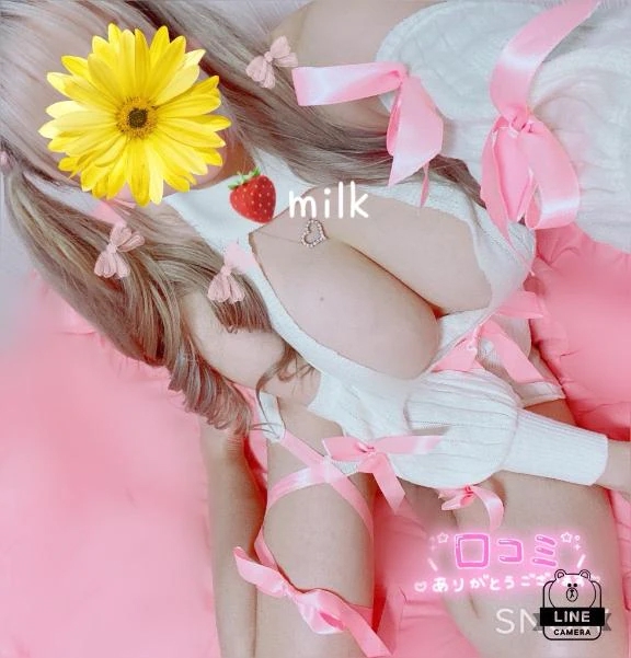 ピンク色のちくび💕