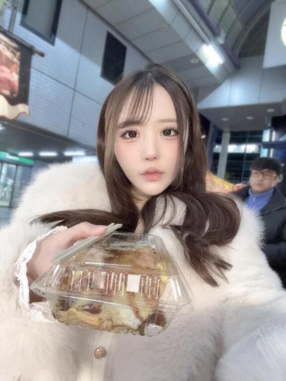 急遽過ぎるけど14:00~いるよ❤️